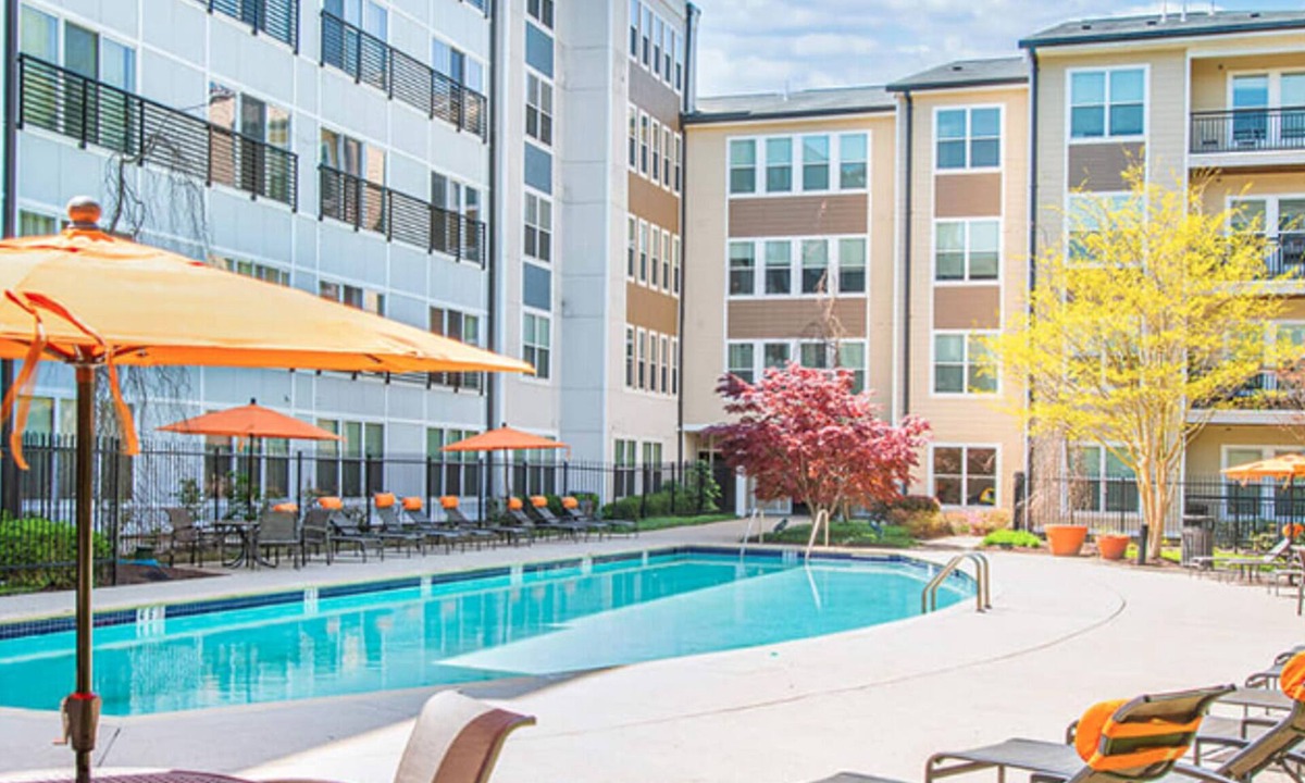 Chillum Apartment | Landing | Beautiful 1BD, Courtyard, Clubhouse