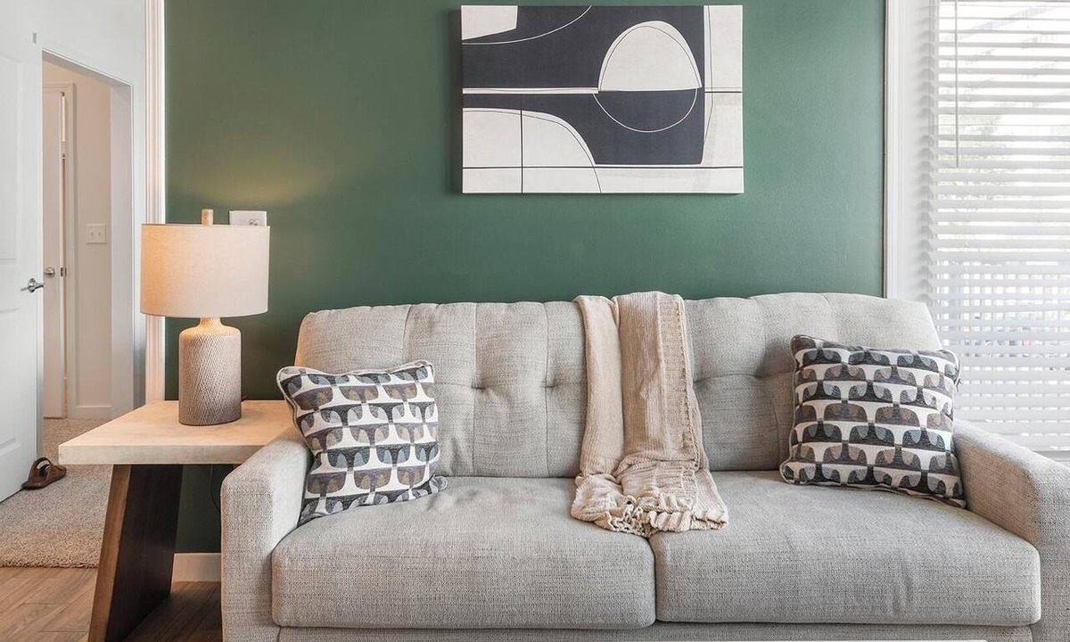 Tarpon Springs Apartment | Landing | Stunning 2BD, Clubhouse