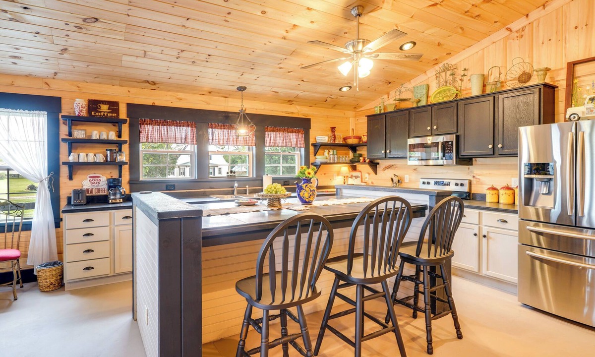 Saint Francis Cottage | Loretto Cottage on Bourbon Trail w/Fire Pit