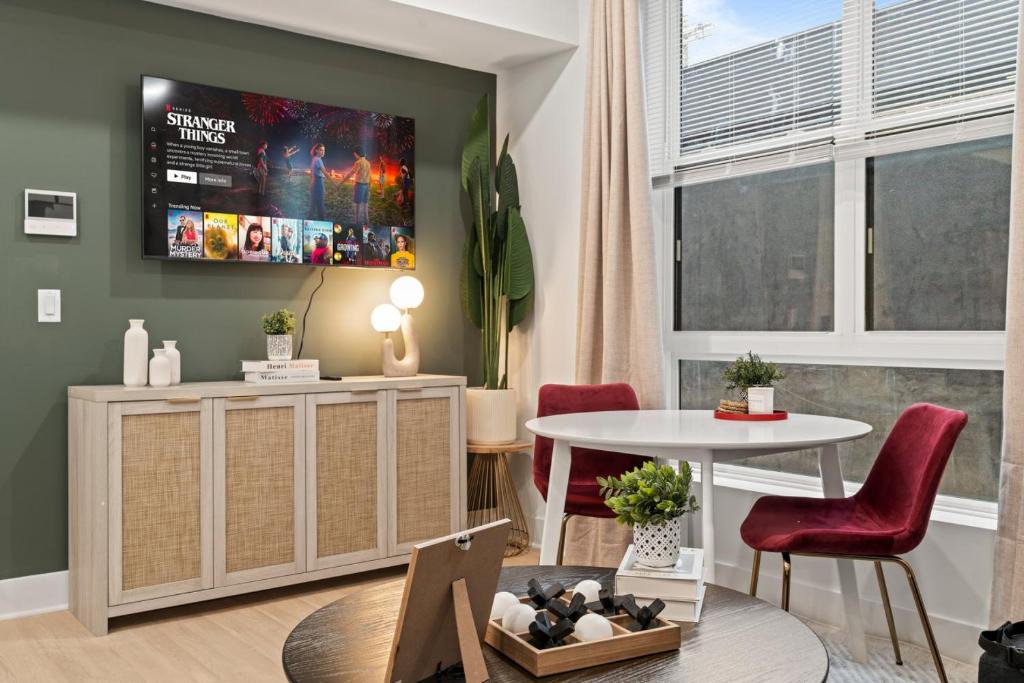 Mantua Apartment | LUXE Cozy 1BR Philly Near University City and CHOP