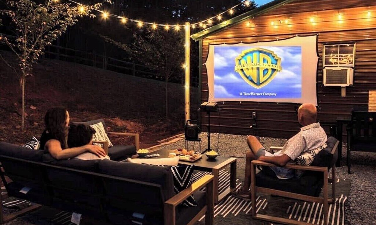 Dahlonega Cabin | Luxe Lodge Escape - Hot Tub-Outdoor Movies-Game Room-Fire Pit