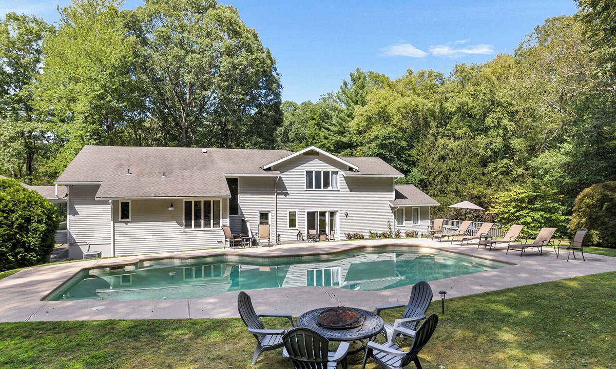 Weston House | Luxury 3-Acre Estate: Private Pool, Basketball Court & Designer Interiors