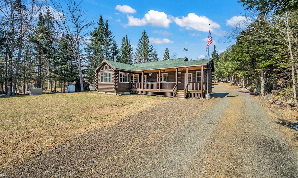 Oquossoc House | Mansfield Camp | Shared Waterfront Access on Rangeley Lake