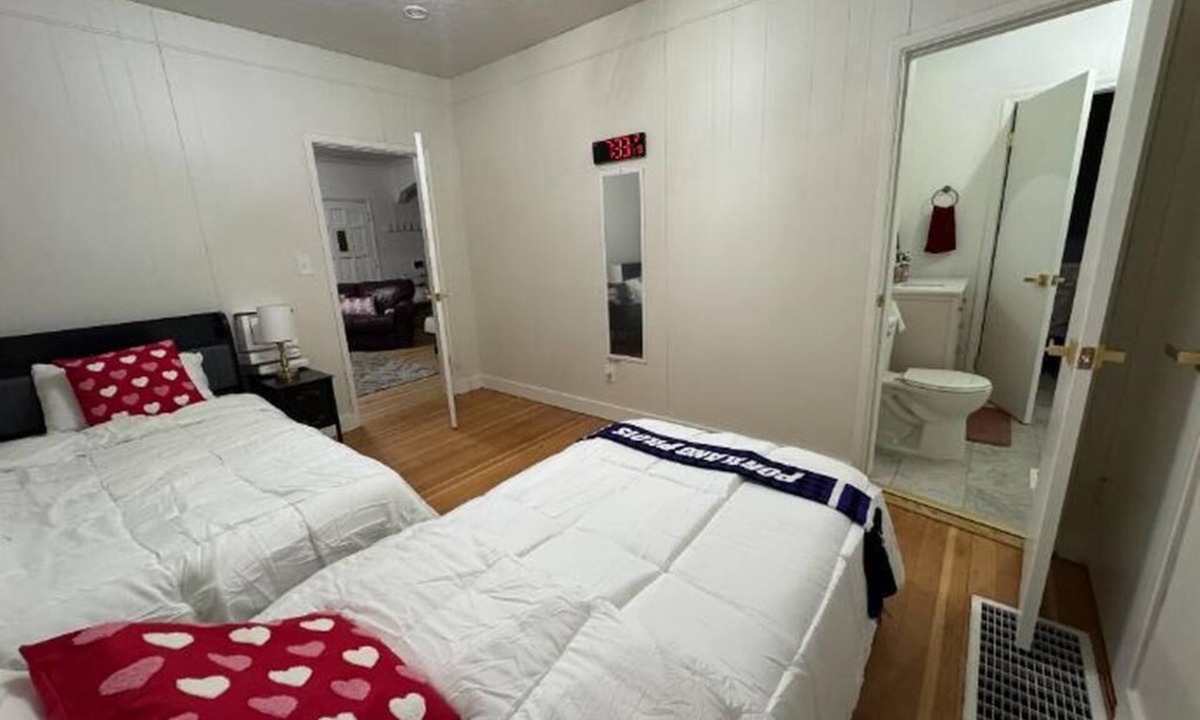 University Park House | Marvelous 4-bedroom house in Portland perfect for your getaway