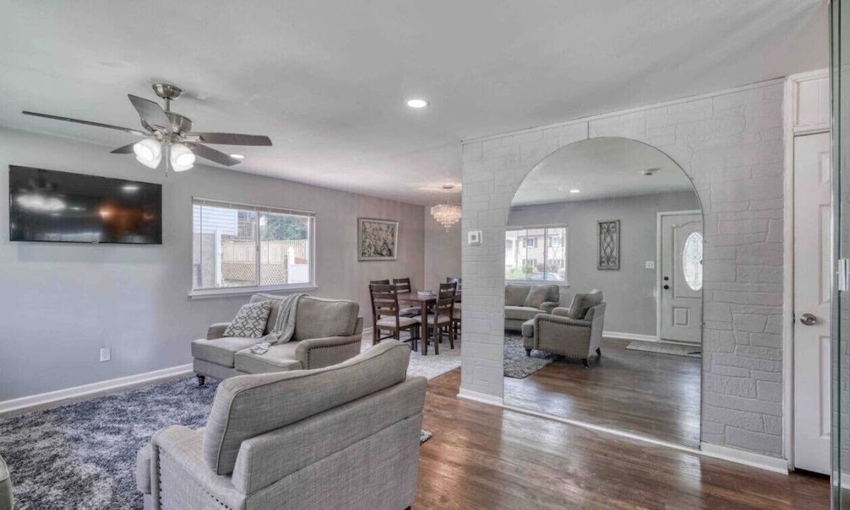 Lochearn House | Massive new construction home in a great community!