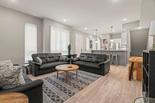 Southwest Center City Apartment | Modern Philly Stay | Garage Parking Near Stadiums