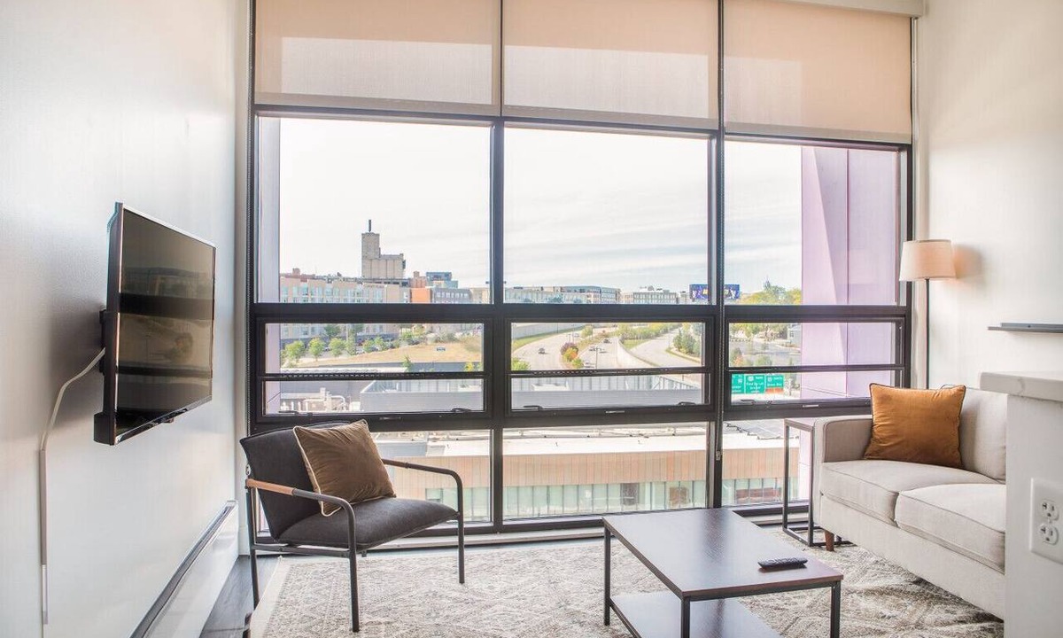 Milwaukee Apartment | Modern Studio Apt with Rooftop, Gym, and Parking - Sleeps 4