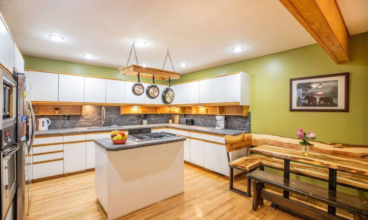 Granite Villa | Mtn. Home-Sauna, Pool Table, Mins to Ski/Hike/Bike