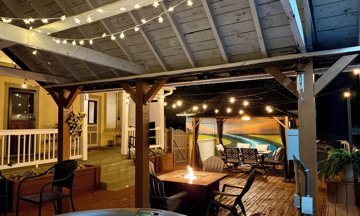 Front Royal House | One-of-a-kind historic getaway, where timeless charm meets modern fun & comfort.