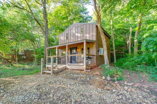 Powell Apartment | Ozark Escape! Cabin w/On-Site Hiking & Fishing