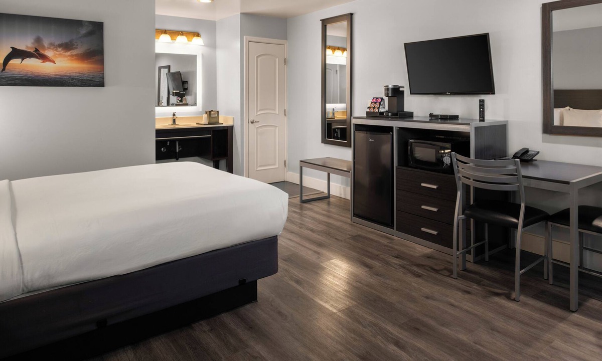 North Fremont Street Hotel | Pacific Inn