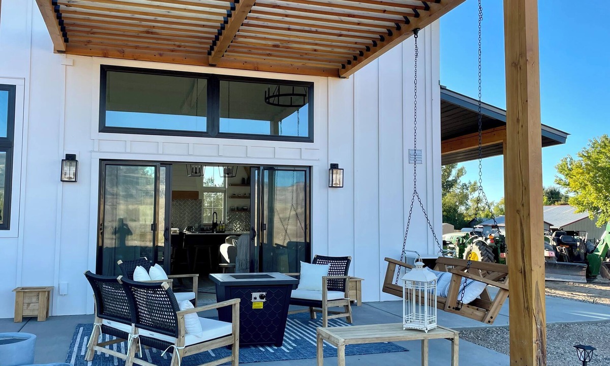 Palisade House | Palisade Vineyard Retreat with Mountain Views, Hot Tub & Outdoor Living