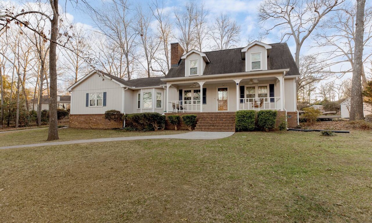 Warner Robins House | Pet-Friendly 3BR | 2-Car Garage | Near RAFB
