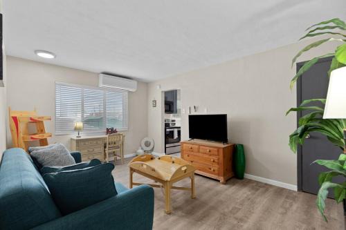 Tower Grove South Apartment | Private 1BR for Two on Morganford