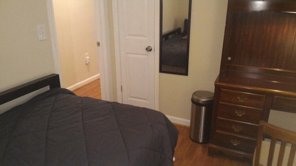 Shaw House | Private Bath. Central DC Room. B2. Washington