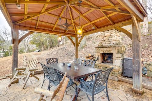 Camdenton House | Private Boat Dock: Lakefront Cabin in Camdenton
