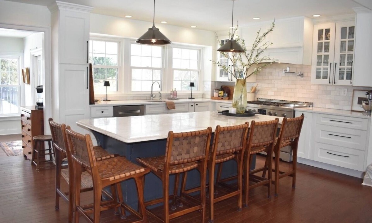 Newtown Square House | Private Cape Cod Retreat with Chef’s Kitchen & Serene Backyard