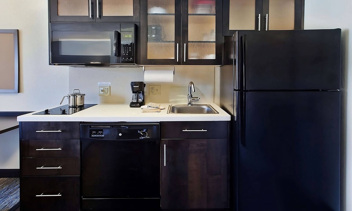 Horsham House | Proximity at its Best! Free Parking, Near Fair Oaks Park & Lukens Park