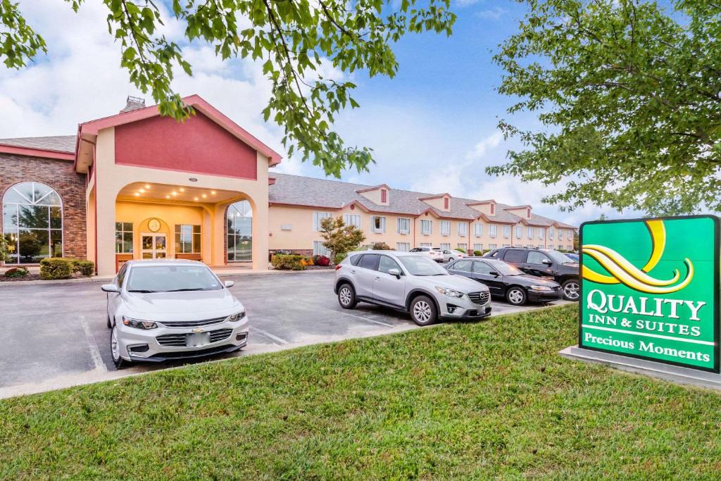 Carthage Hotel | Quality Inn & Suites Carthage near Precious Moments Chapel