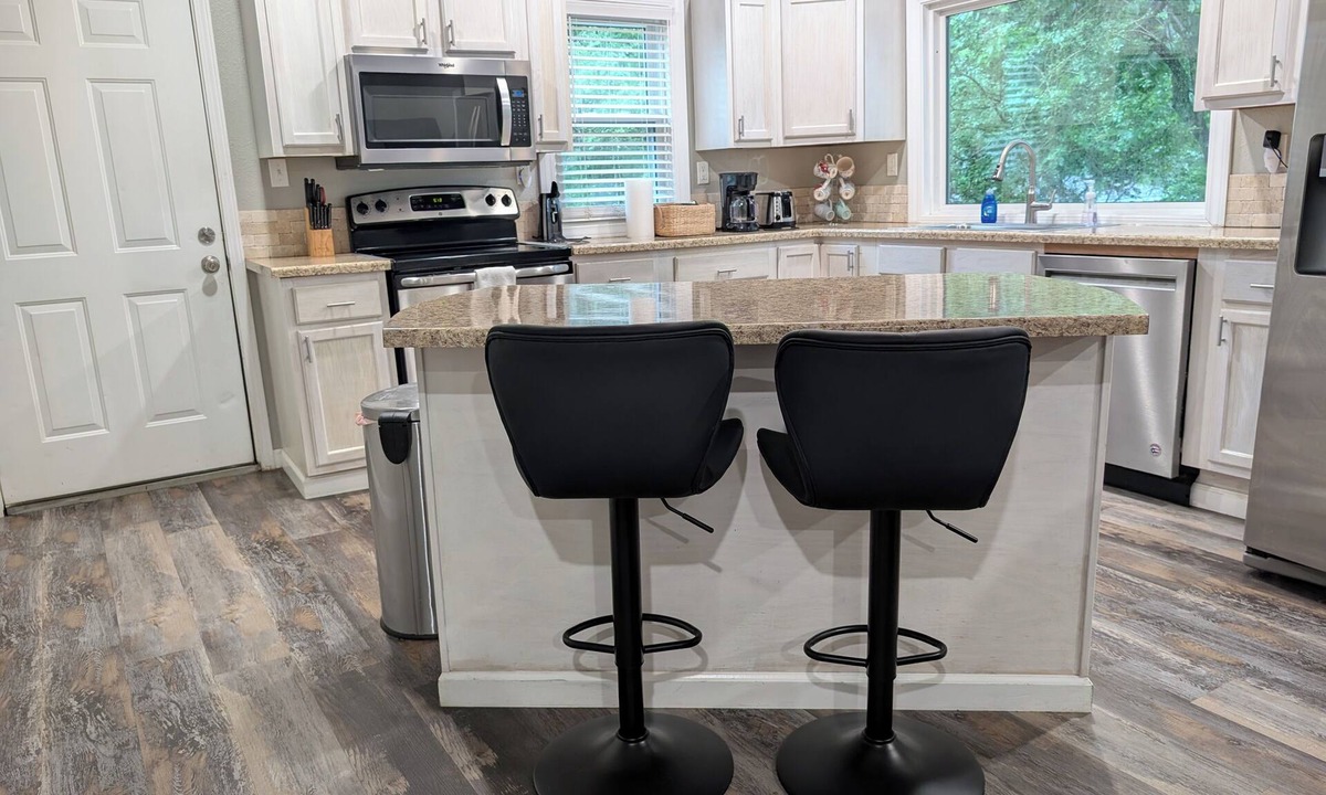 Jonesboro House | Quiet Country Setting in Middle of Town