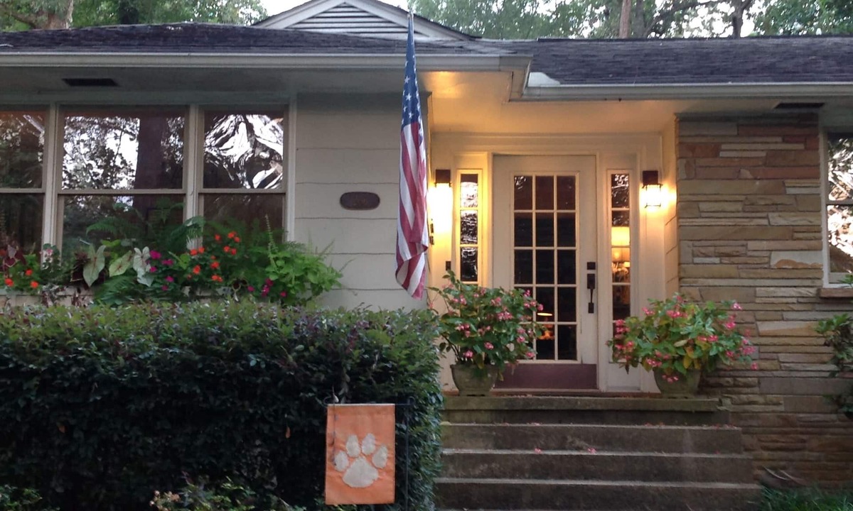 Clemson House | Relaxed Downtown Classic Home