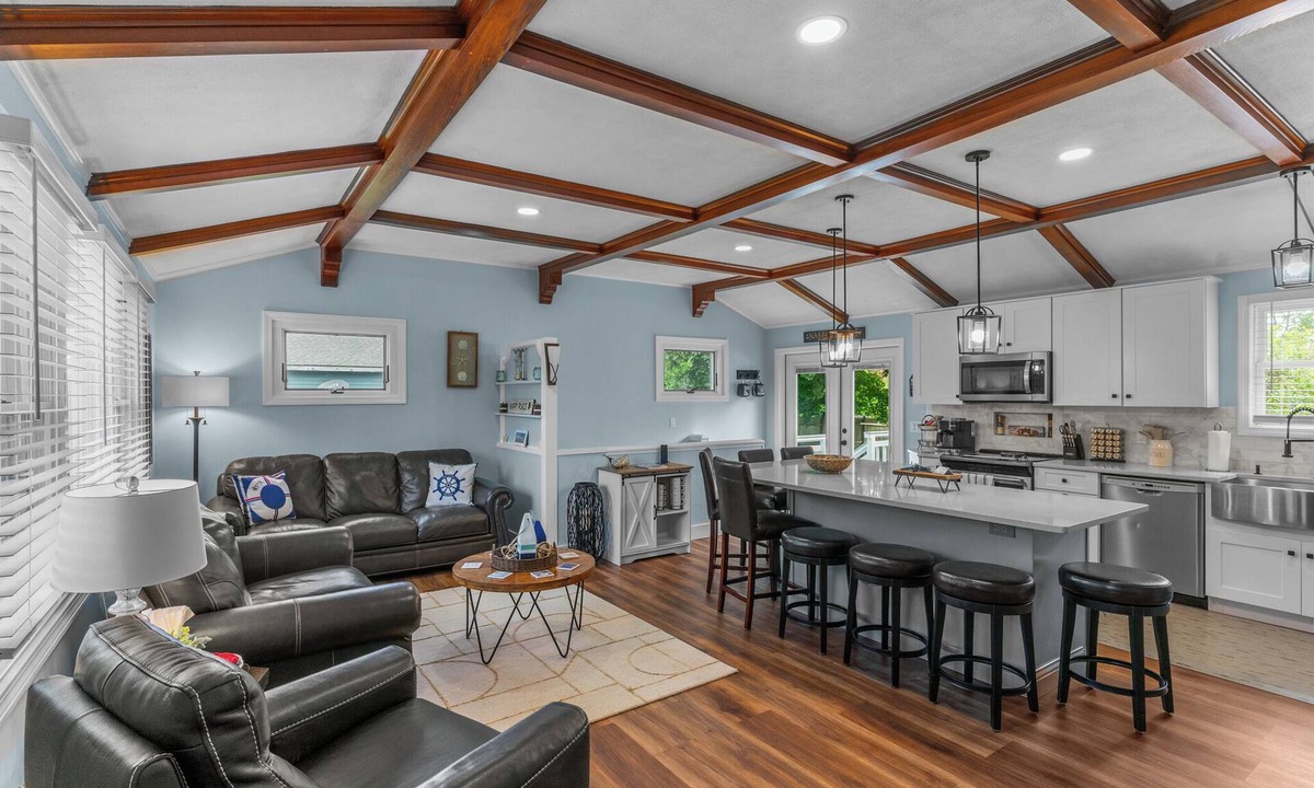 Narragansett Pier House | Reserve Fall 2026! Beach House in the Pier W/POOL, short walk to the beach!