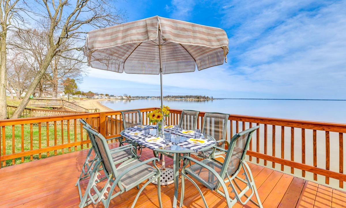 Colonial Beach House | Riverfront Colonial Beach Home w/Private Beach!