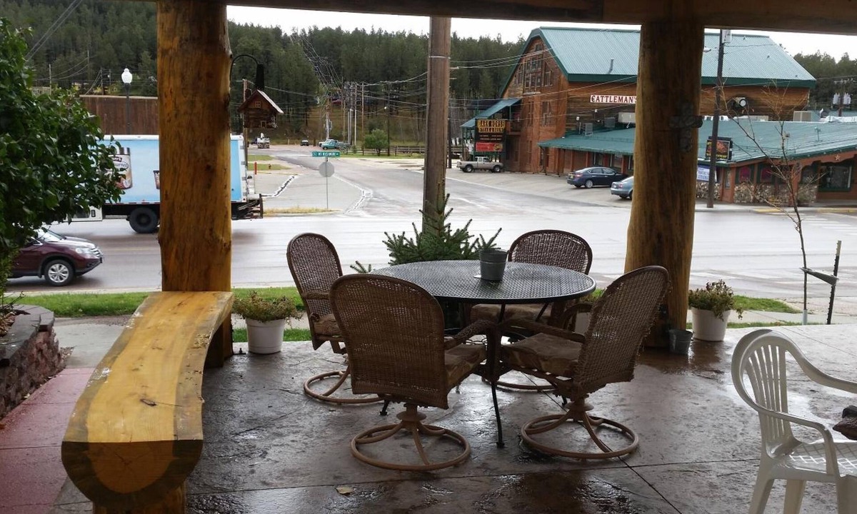 Custer Hotel | Rocket Motel