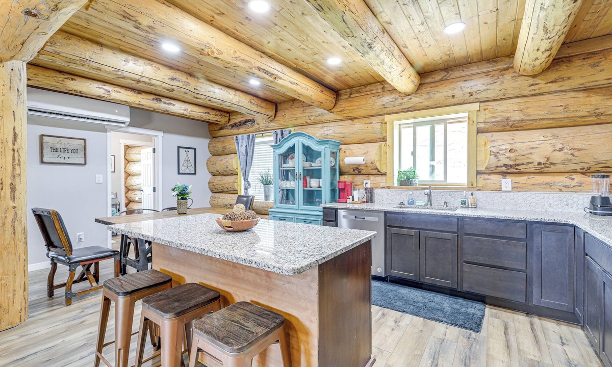 Gusher Cottage | 'rustic Cliff Ranch' in Uintah Basin: Dogs Welcome