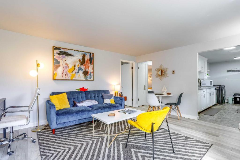 Old Ballard Apartment | Seattle Garden Retreat: 7 Mi to Lumen Field!