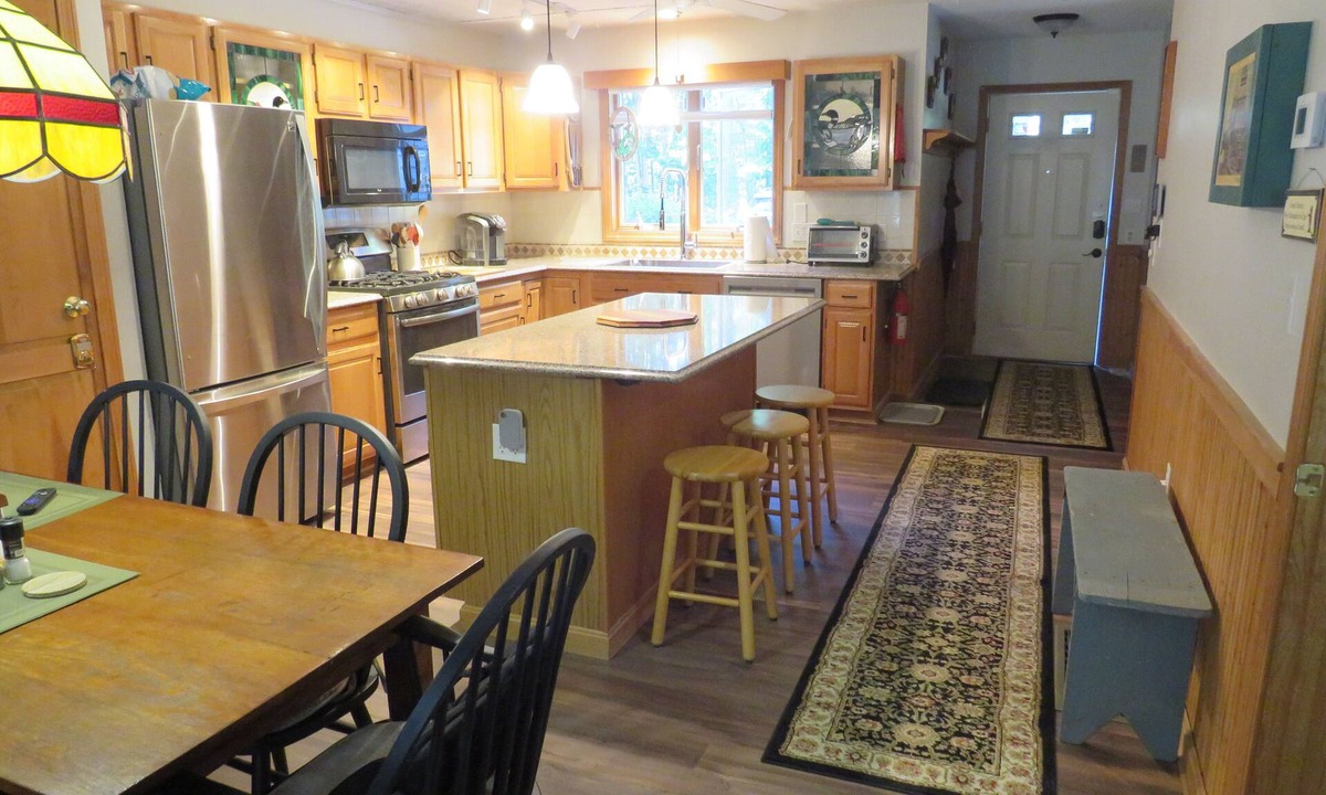 North Conway Condo | Seeking silence and leisure yet close to action & nature, shopping and dining!