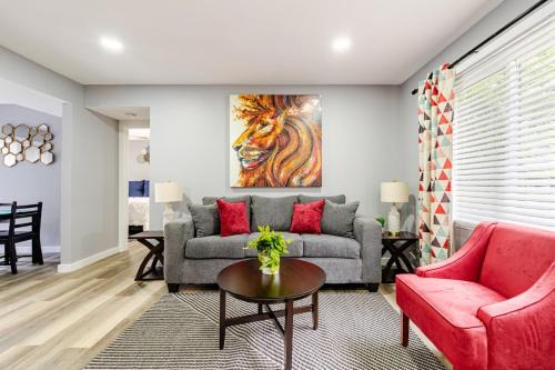 Charlotte Apartment | Spacious 2BR 2BA Steps from Hospitals and Uptown Charlotte Minimum Stay 15 Days or More