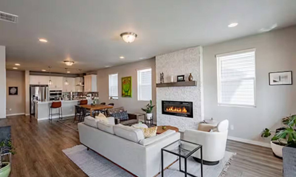 Longmont House | Spacious, bright executive SW Longmont home, close to Boulder