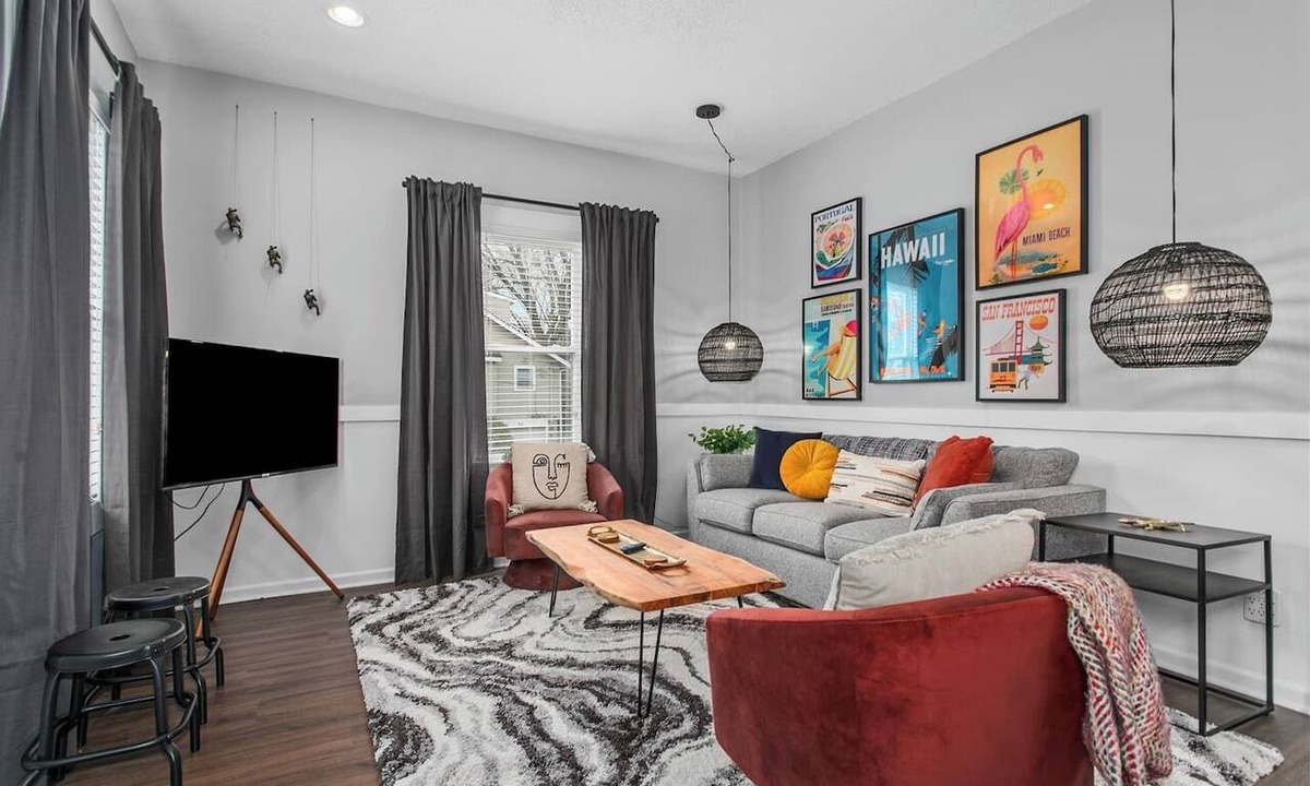 Rosedale Apartment | Spacious Duplex w/4 Bedrooms Near Food | 17&18