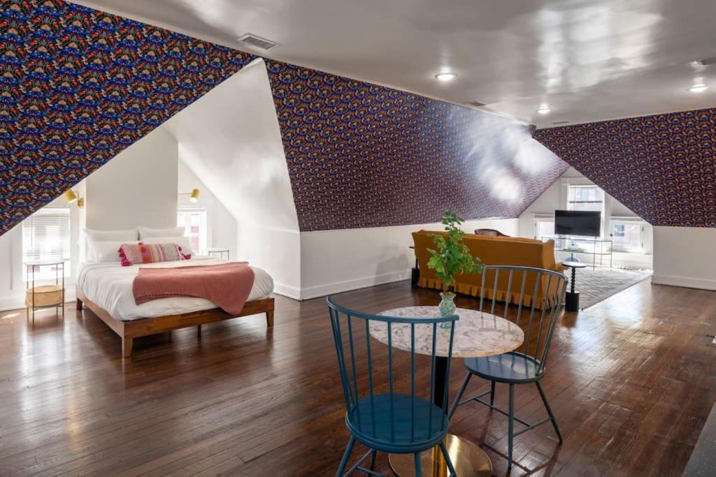 East Walnut HIlls Apartment | Spacious Studio Central Locale