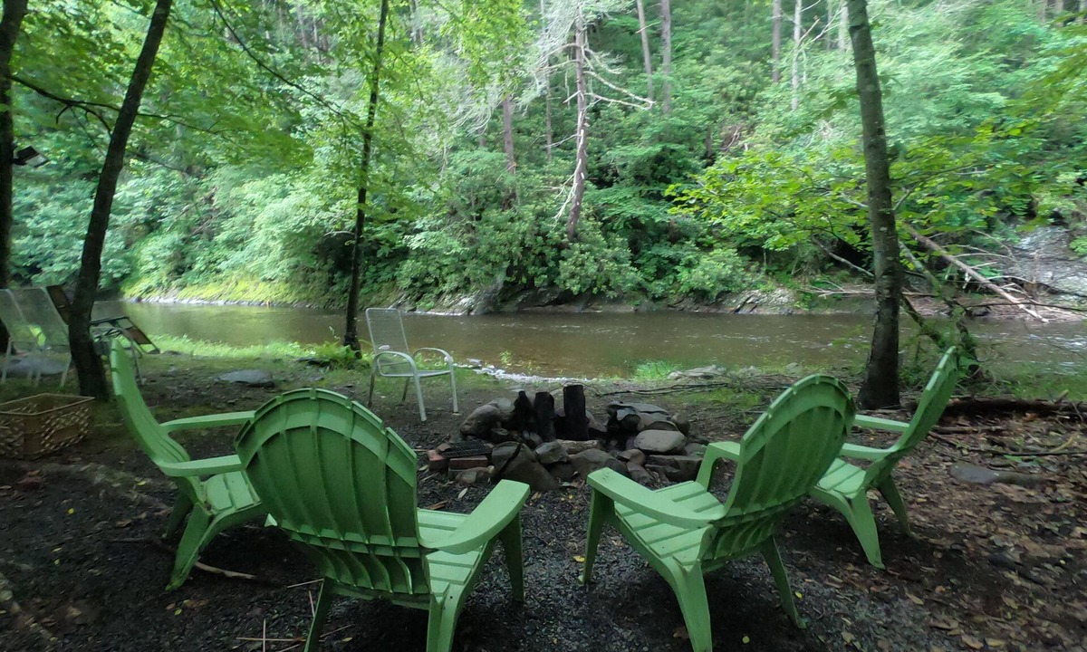 East Stroudsburg Cabin | Streamside Cabin Retreat Near Bushkill Falls