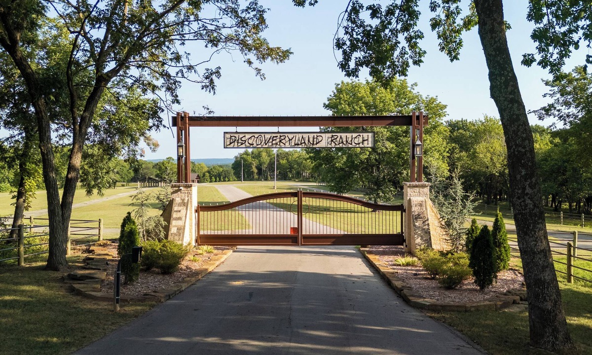 Sand Springs House | Stunning gated ranch w/breathtaking views and modern amenities, on 103 acres.