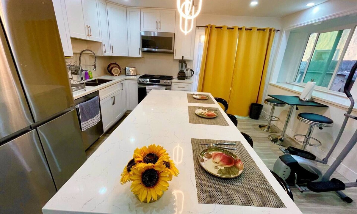 Mountain View House | Stylish 3BR/2BA Home Near Stanford & Big Tech—Newly Remodeled & Modern!
