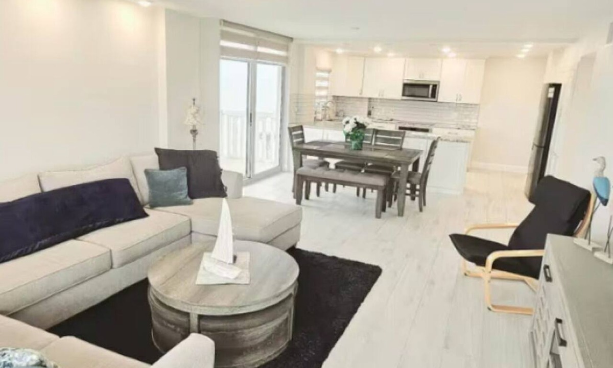 Ormond-by-the-Sea Condo | Stylish beachfront condo 2 bed 2 bath panoramic balcony sleeps 6