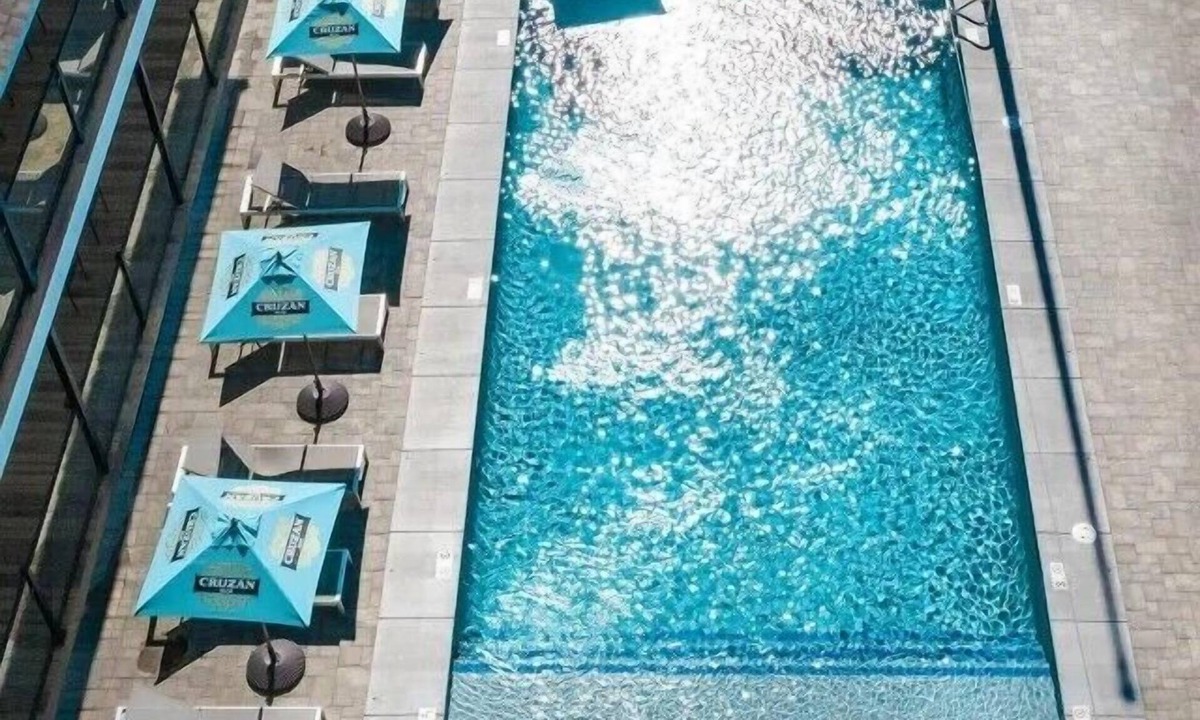 Hampton Hotel | Surf House