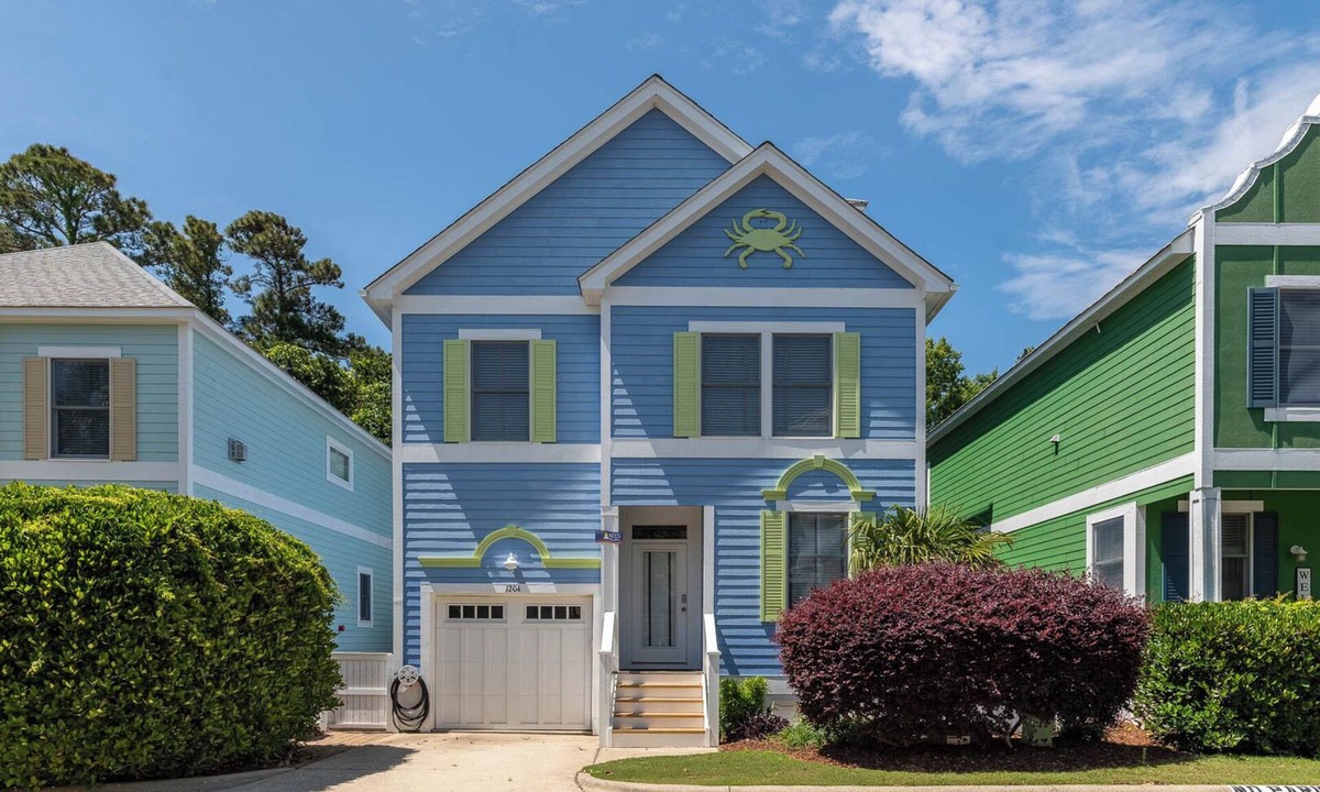 Bermuda Bay House | The Green Crab at Devonshire Place Bermuda Bay, Flex Stay Patterns, Resort Community in Kill Devil Hills
