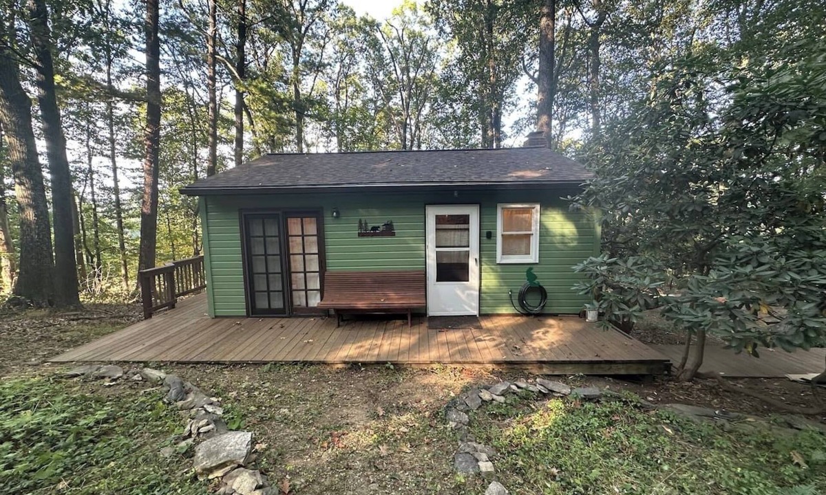 Aspers Cabin | The Green Glade Cabin Cozy Retreat near Gettysburg Farm Stay Orchard Views
