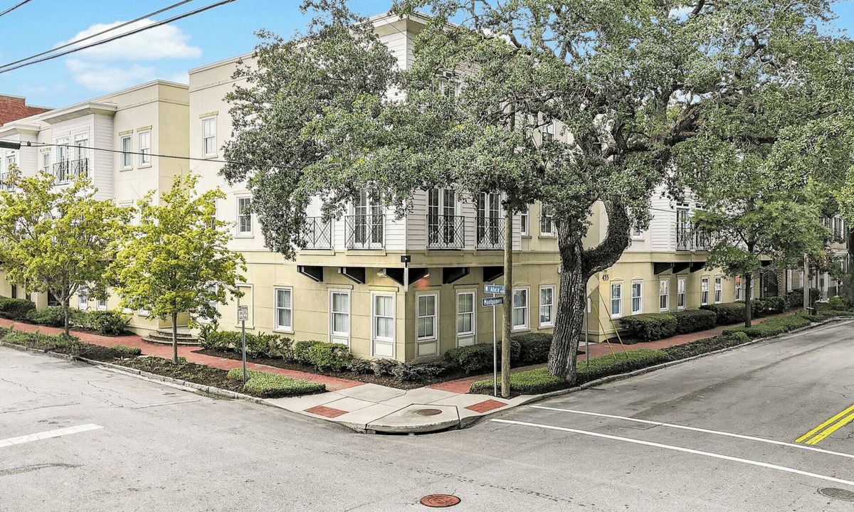 Old West Broad Neighborhood Apartment | The Juliette by AvantStay