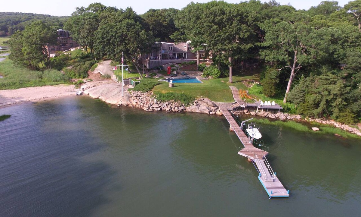 Guilford House | The ultimate in privacy. Lovely 4-bedroom estate with AC in peaceful Guilford