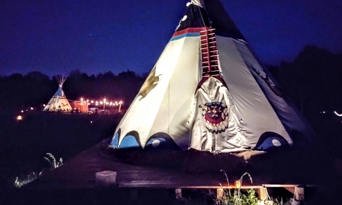 Lewisburg Cabin | Tipi Creek Glamping With Hot Tub