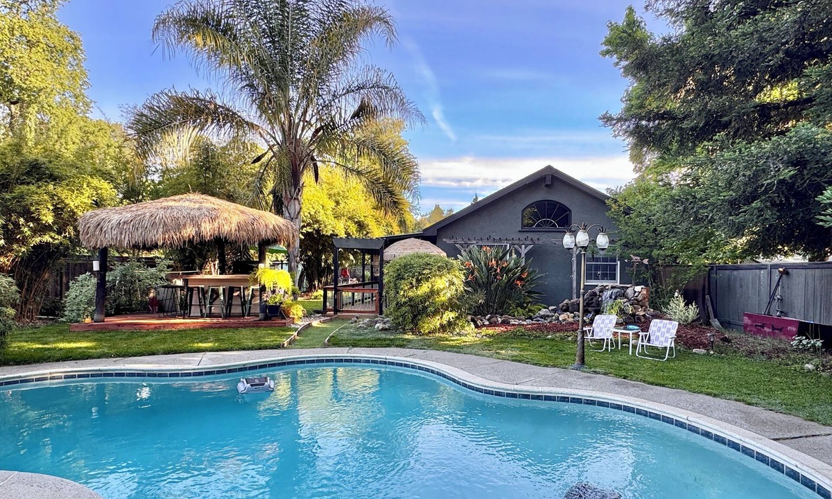 Chico Cottage | Updated Furnished Cottage With New BBQ, spa, and Pool - small pet considered