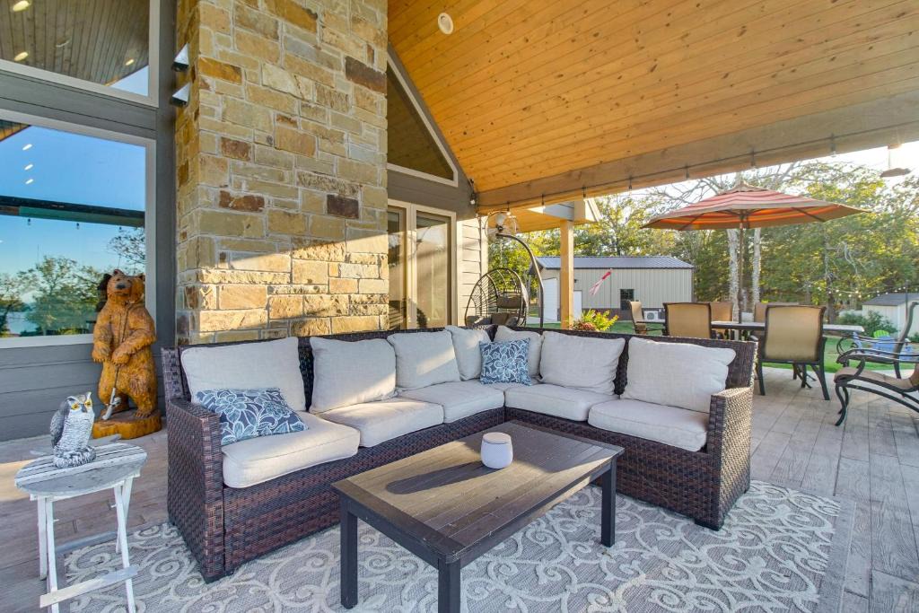 Eufaula House | Upscale A-Frame Escape w/Lake Access in Quinton!