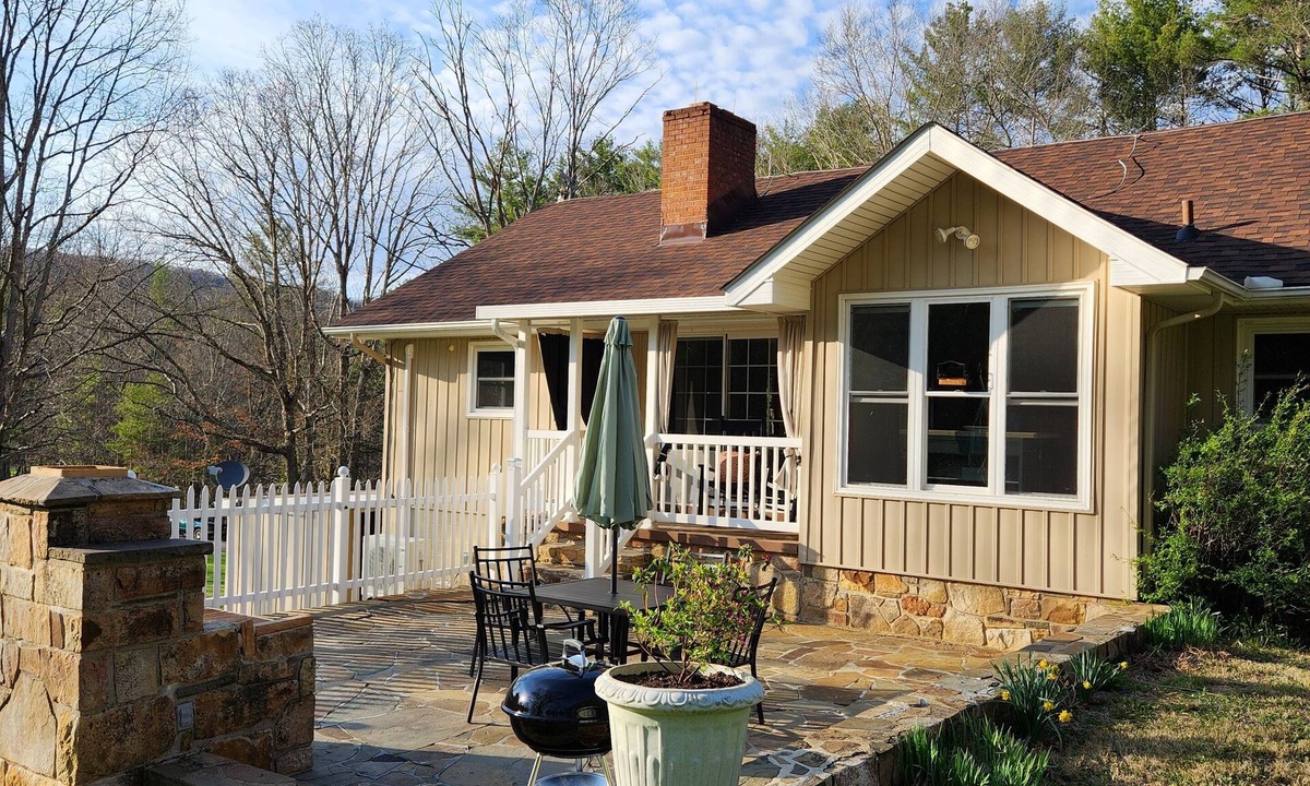 White Sulphur Springs House | Valley Ridge Retreat, 2-Acres Near Greenbrier, Borders National Forest & Trails
