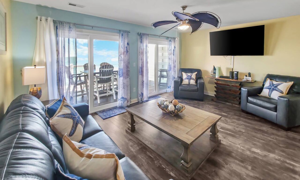 Put-in-Bay Condo | Waterfront Escape | 2 Lakeside Decks |Pool | C207