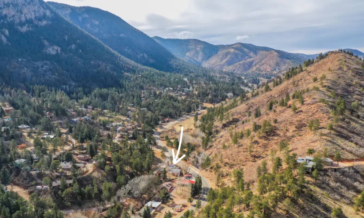 Cascade-Chipita Park House | Welcome to Rock Creek Haven Come experience nature, wildlife, trails, mountains